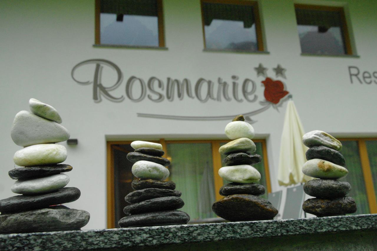 Hotel Restaurant Rosmarie Pfelders Bagian luar foto