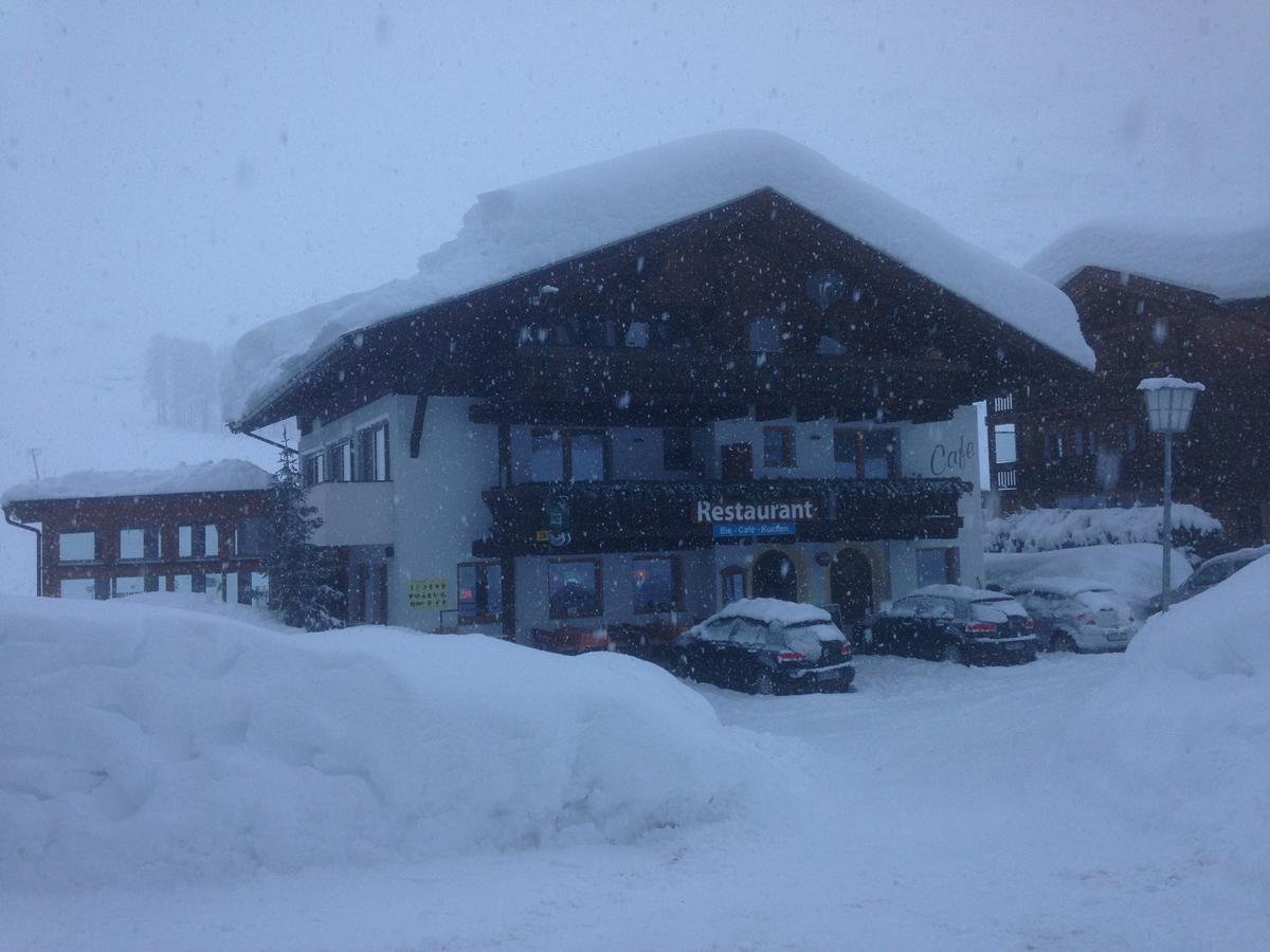 Hotel Restaurant Rosmarie Pfelders Bagian luar foto